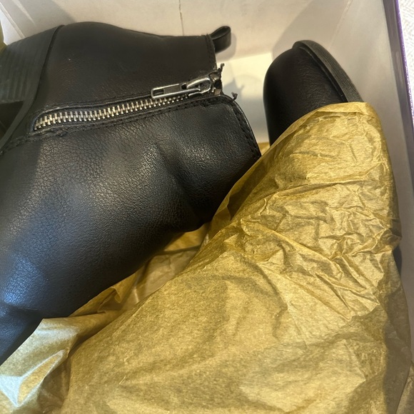 Madden Girl Boleroo Black Ankle Boots size 8.5 - Picture 13 of 15